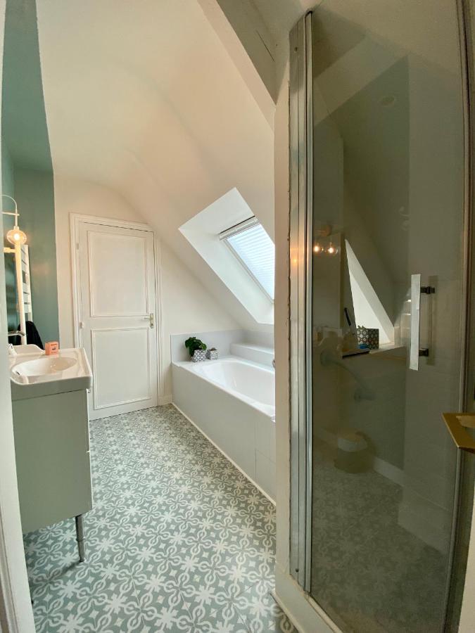 L'Hirondelle - Maison Au Coeur Des Chateaux Mosnes Exteriör bild