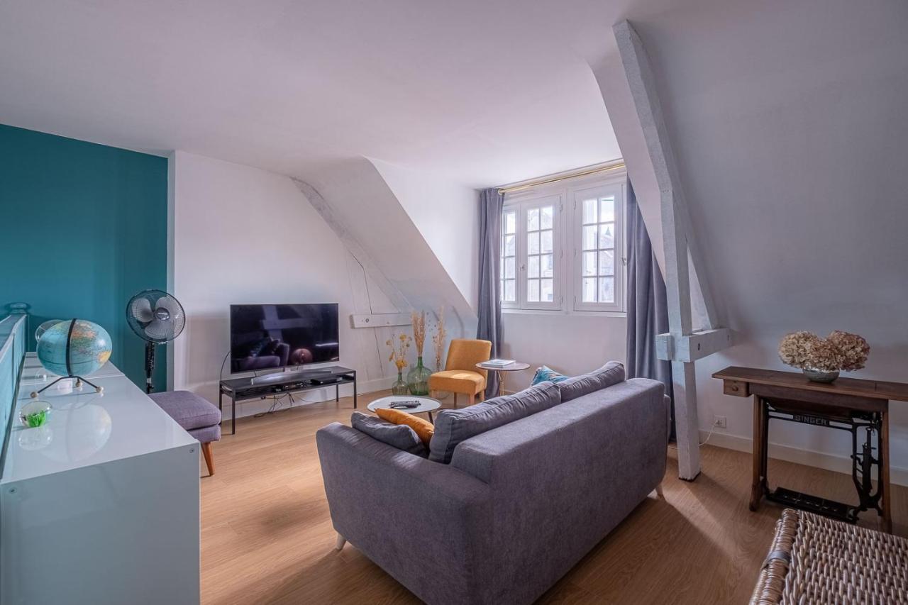 L'Hirondelle - Maison Au Coeur Des Chateaux Mosnes Exteriör bild